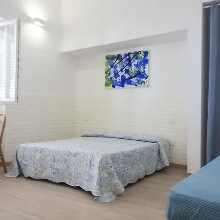 Al Mare Pensión Torre Suda